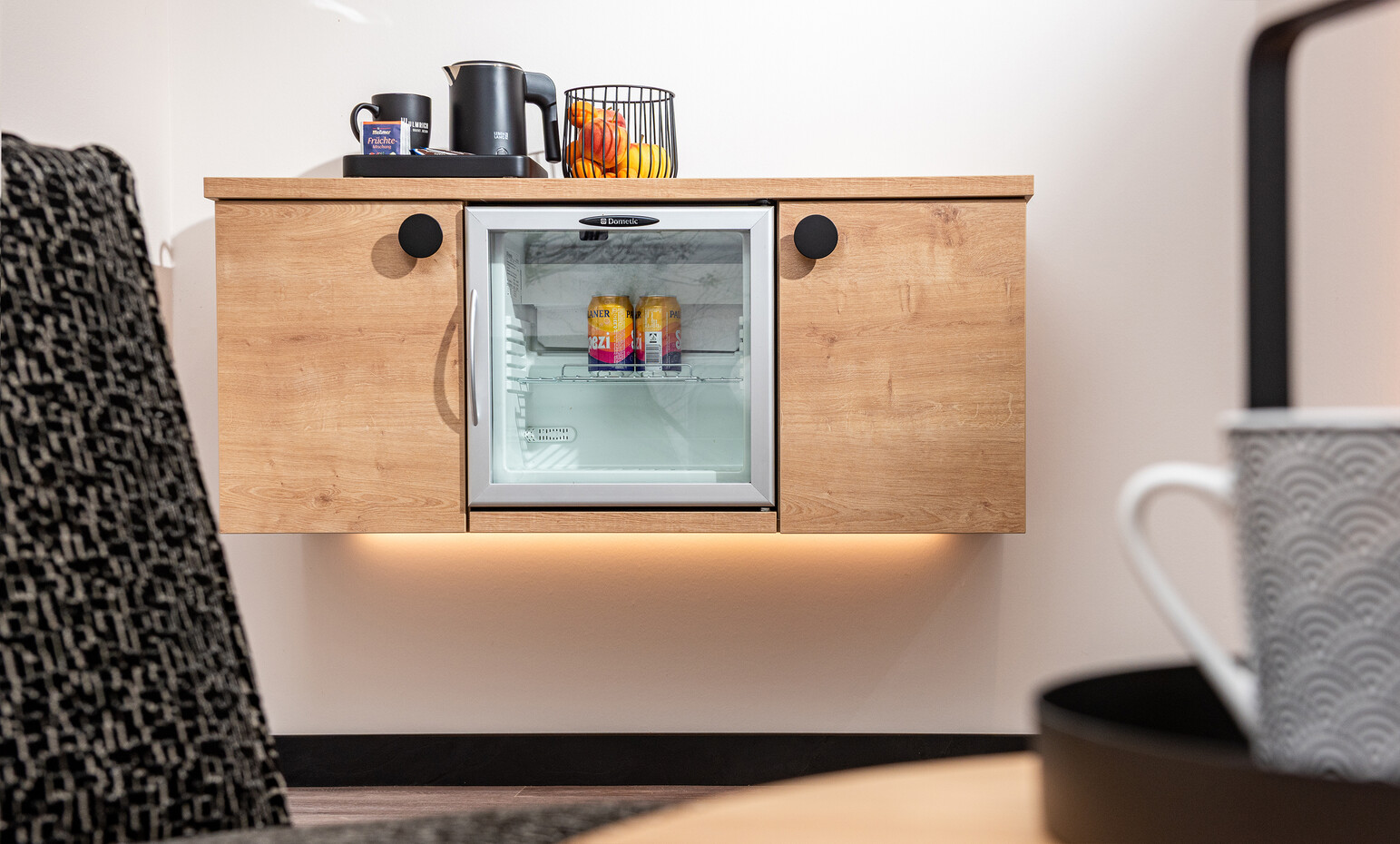 Ulmrich-Showroom-Beleuchtung-Bar-Lr